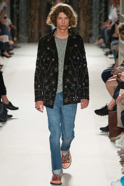 Look 45